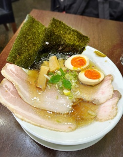 ���[����